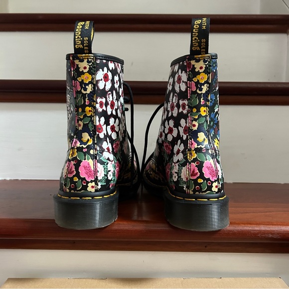 Doc Martens 1460 Pascal Floral Mashup Print Lace Up Boots Womens Size 8 - Picture 3 of 11